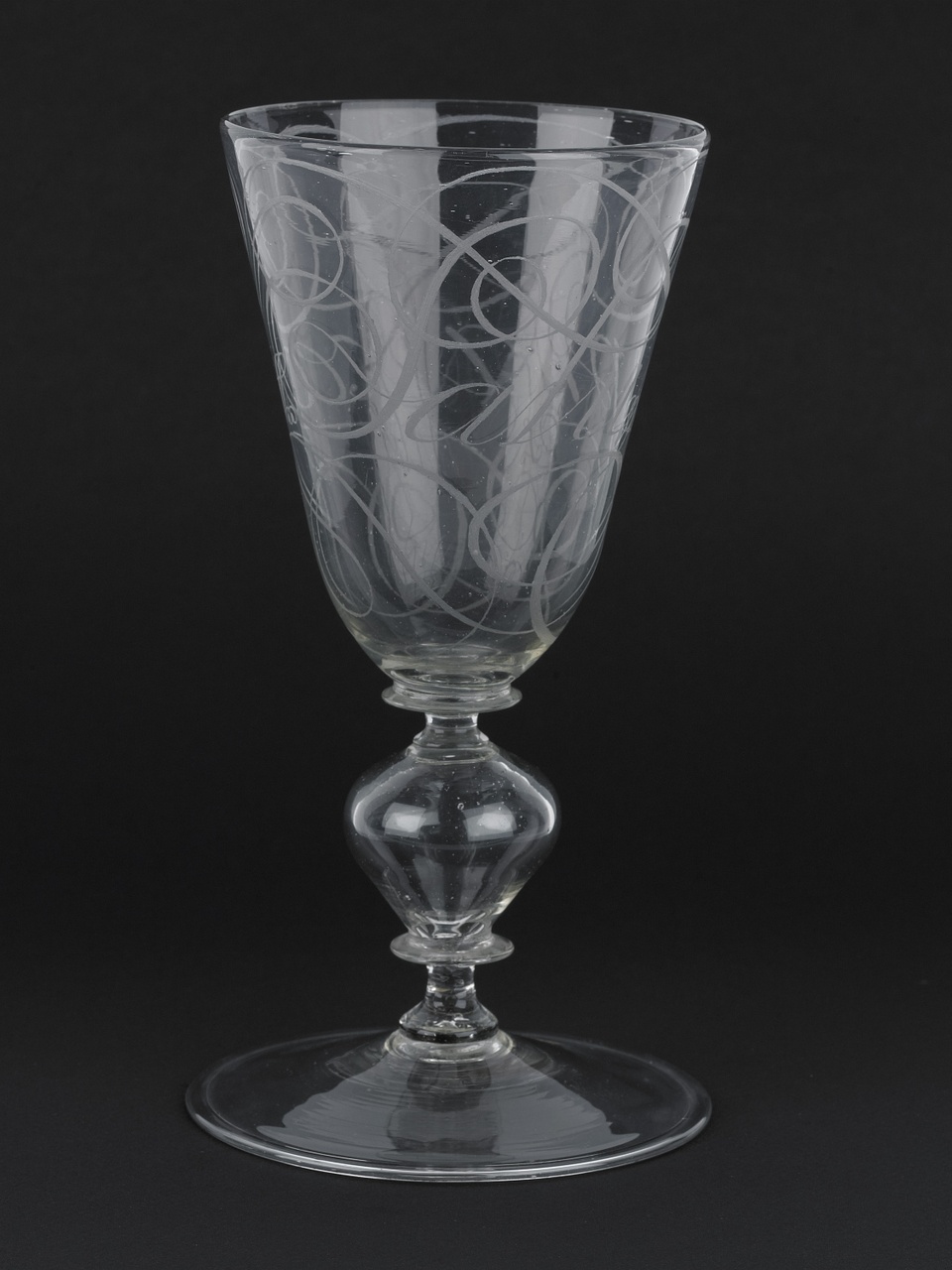 Kelkglas met diamantgravure, inscriptie: Salus praxeos [Heil van het succes], G. Panneel