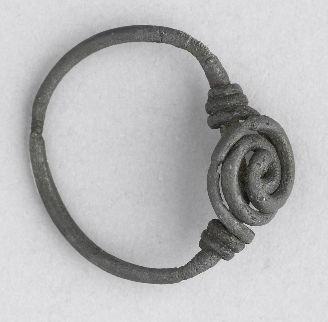 Ring met spiraal ornament