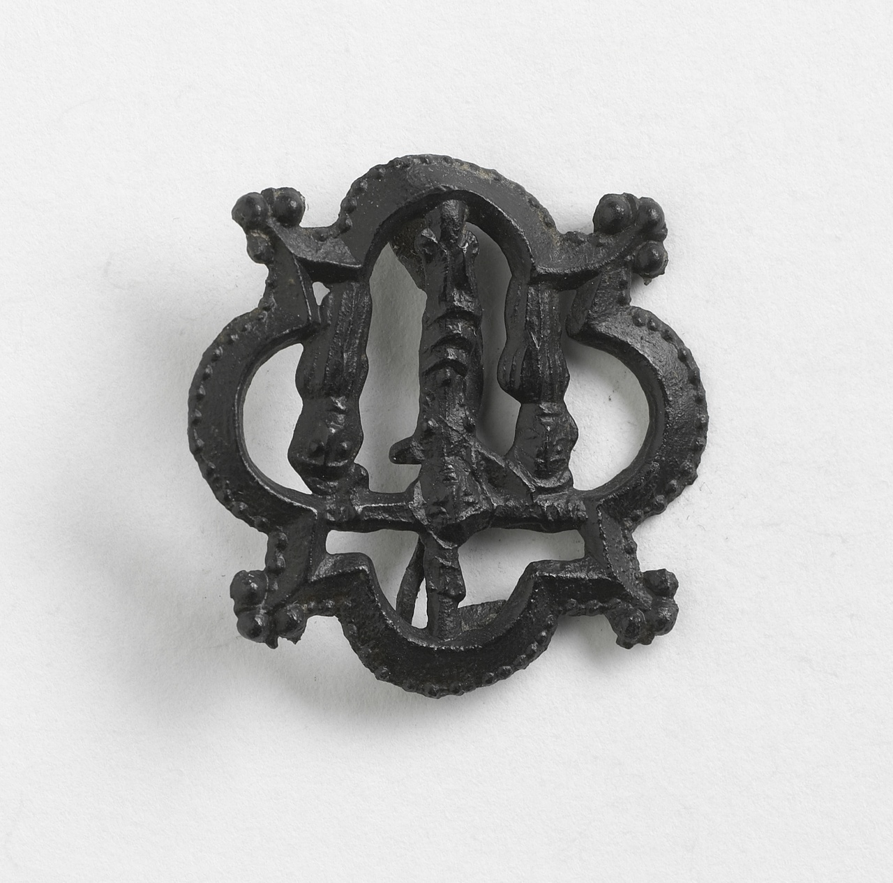 Pelgrimsinsigne met Calvarie, 1400-1450, vindplaats Nieuwlande