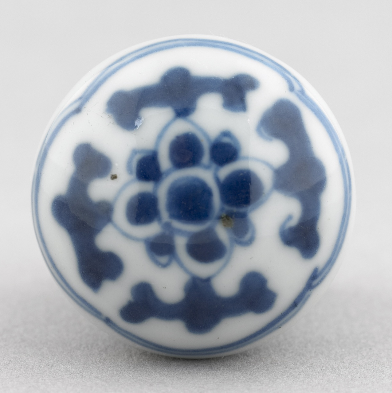 Knop van een wandelstok in onderglazuur blauw