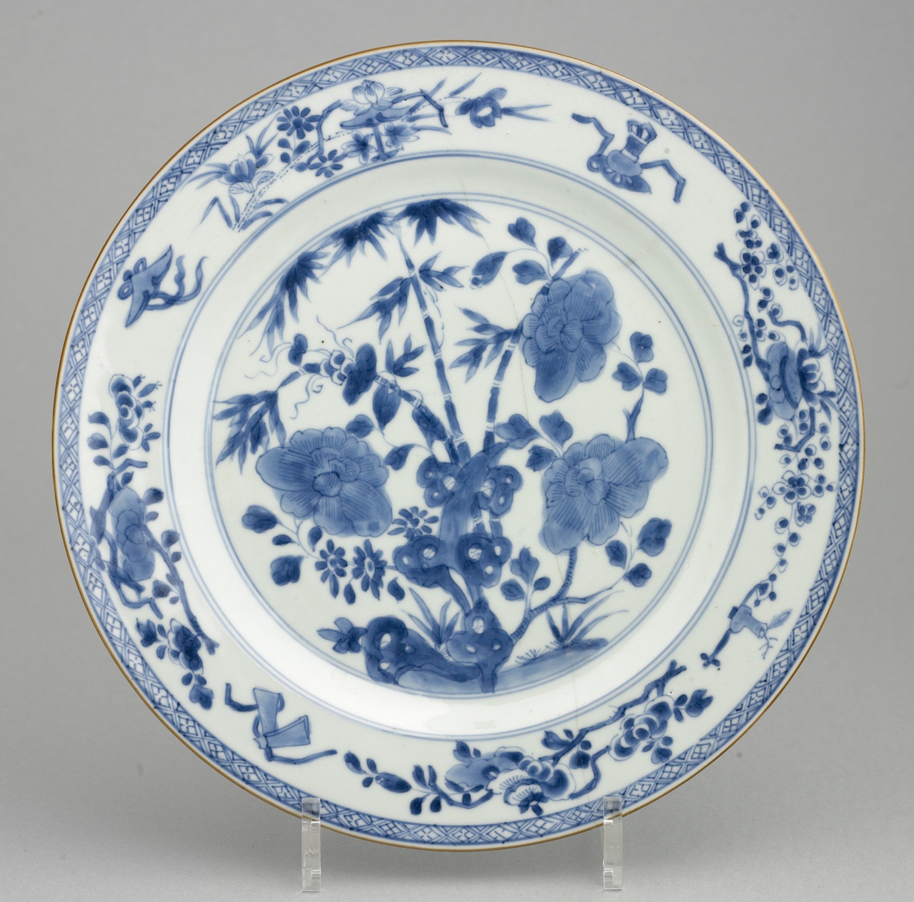 Porseleinen bord met bloemdecor, ca 18e eeuw
