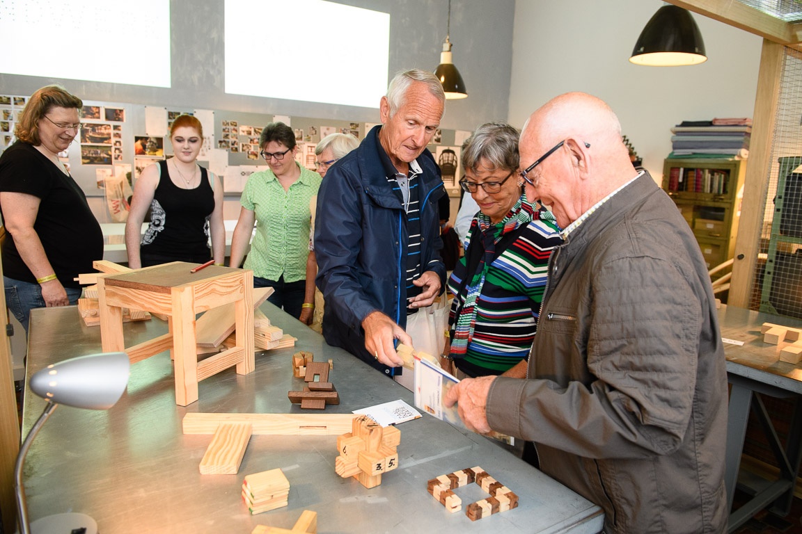 In de HANDWERKPLAATS tijdens de BankGiro Loterij Open dagen. Foto Roy Beusker